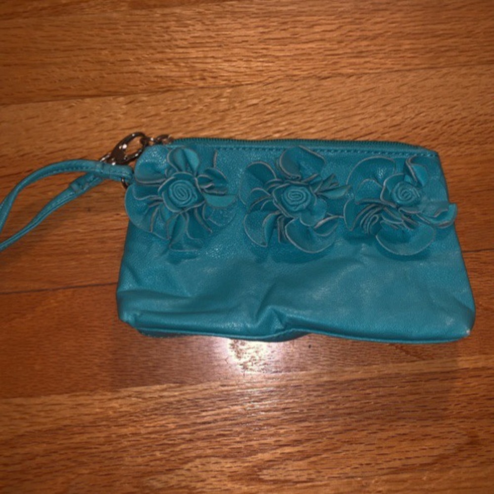 NY&C wristlet
